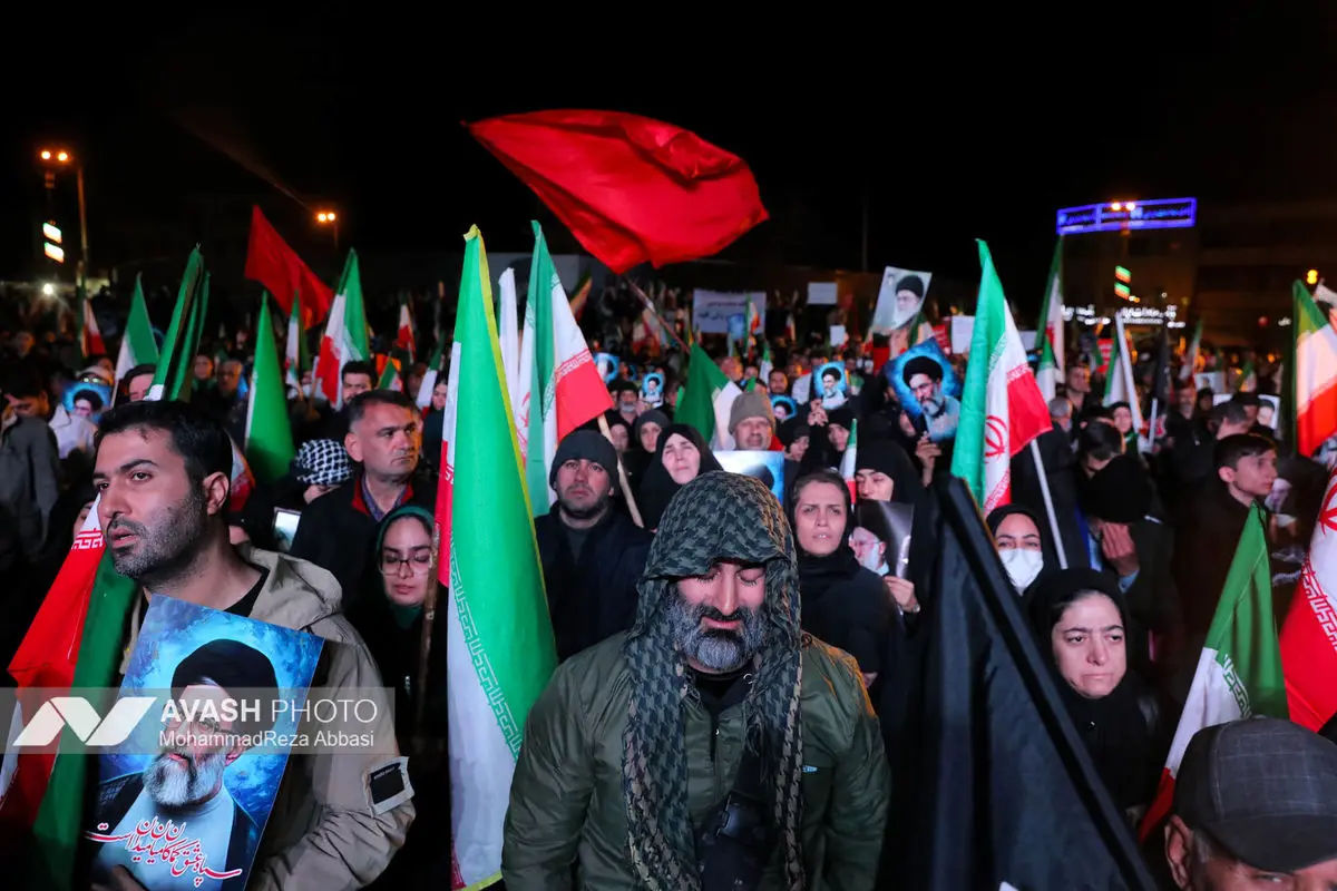 هفتمین شب تجمع مردم تهران در سوگ رهبر شهید
