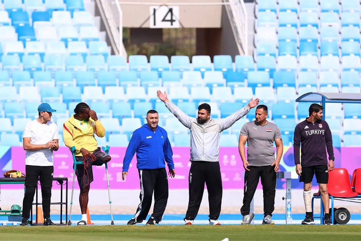 رقابت دو ایرانی با خسروی در پرتاب وزنه/ اسبقیان نظاره‌گر مسابقات دوومیدانی