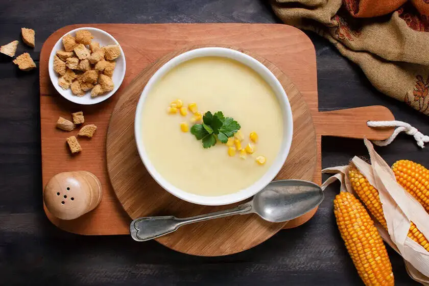 طرز تهیه سوپ ذرت و سیب‌زمینی با شیر