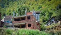 جوابیه اداره منابع طبیعی و آبخیزداری شهرستان کلاردشت درباره ساخت و ساز در جنگل جور بن کلاردشت 