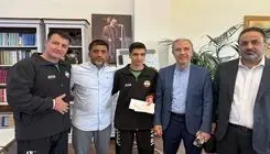 نابغه تنیس روی میز ایران به دیدار علیرضا دبیر رفت