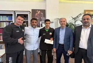 نابغه تنیس روی میز ایران به دیدار علیرضا دبیر رفت