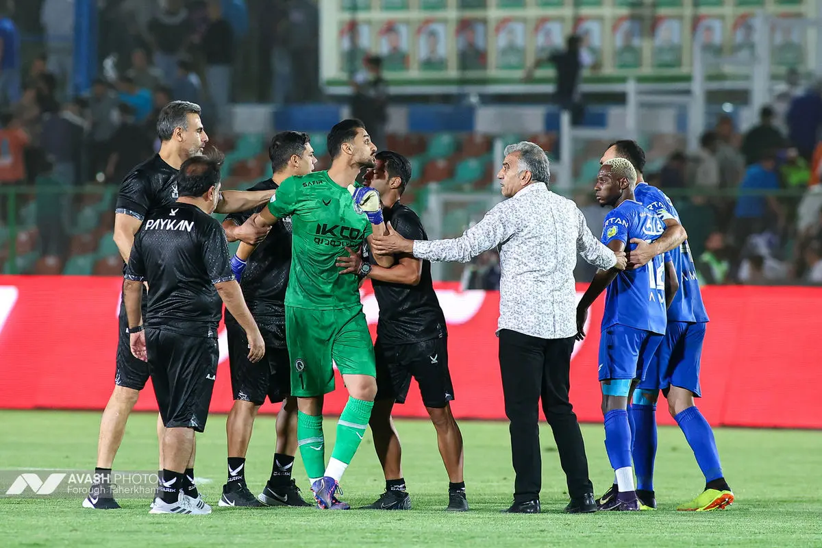 لیگ برتر فوتبال - استقلال و پیکان