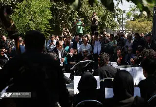 پیکر «احمد پژمان» با حضور جمعی از هنرمندان و مسئولین تشییع شد