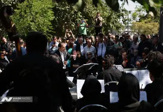 پیکر «احمد پژمان» با حضور جمعی از هنرمندان و مسئولین تشییع شد