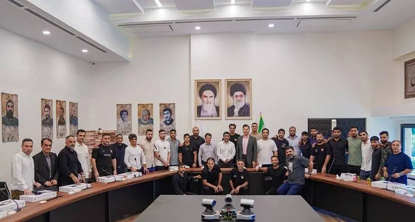 اهدای یک دستگاه لپ‌تاپ به ملی‌پوشان و کادر فنی تیم‌های ملی کشتی