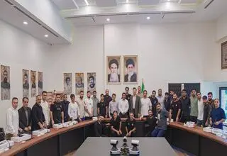 اهدای یک دستگاه لپ‌تاپ به ملی‌پوشان و کادر فنی تیم‌های ملی کشتی