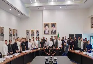اهدای یک دستگاه لپ‌تاپ به ملی‌پوشان و کادر فنی تیم‌های ملی کشتی