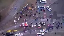 ۱۳ مصدوم در پی برخورد کامیون با ۵ وسیله نقلیه