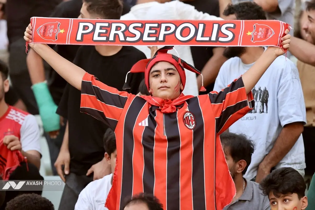 دیدار تیم های فوتبال سپاهان اصفهان و پرسپولیس تهران