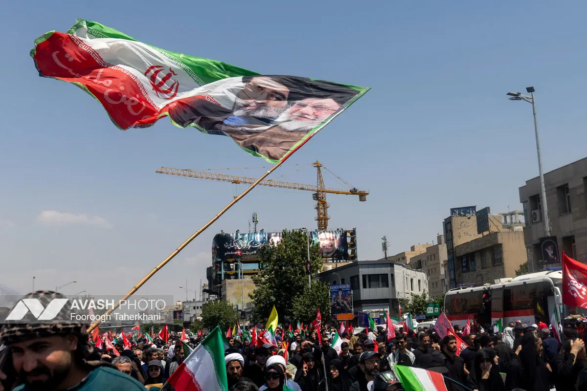 مراسم تشییع پیکر مطهر رهبر شهید انقلاب در تهران - ۴
