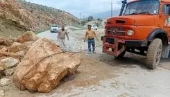 جاده خوی- رازی بعلت ریزش کوه مسدود شد