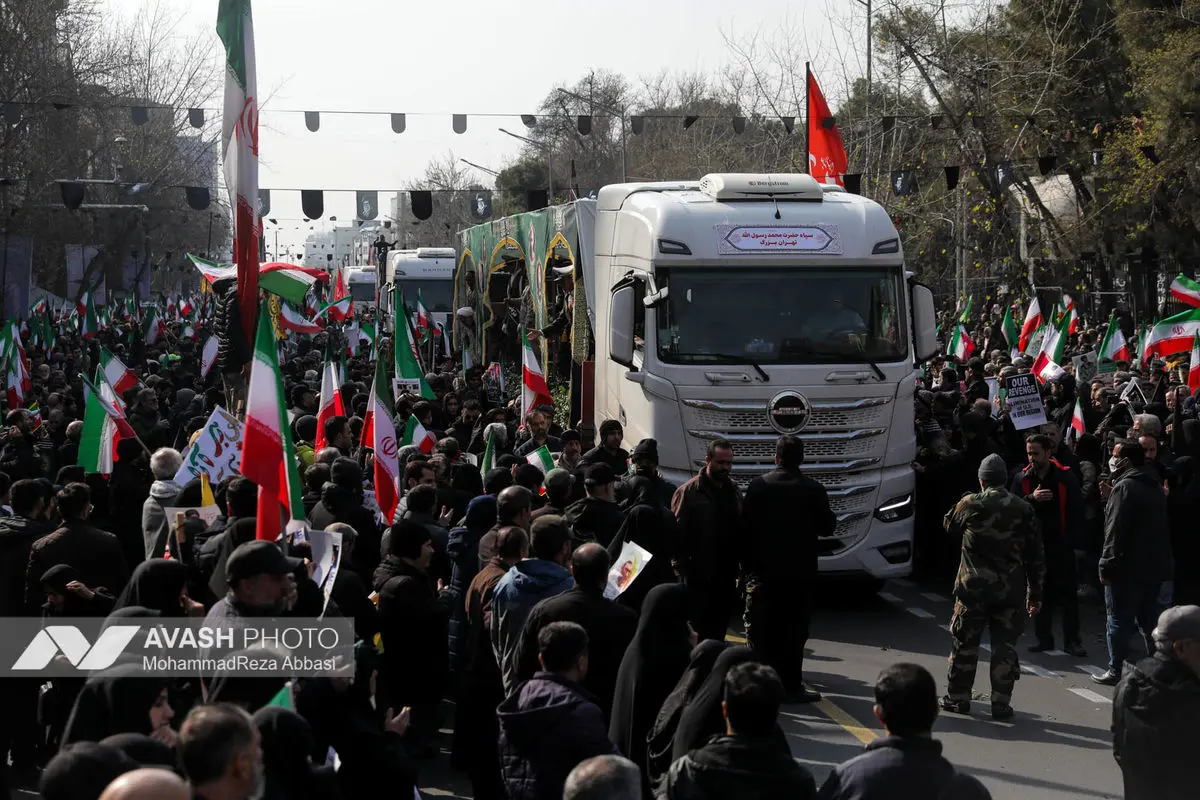 تشییع پیکر ۳۵ شهید جنگ رمضان در تهران -۲